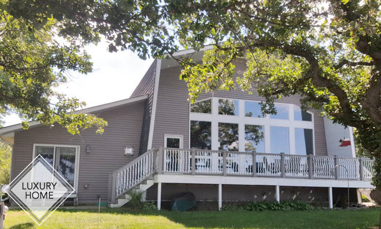 212 Country Club Dr, Lake Park, IA